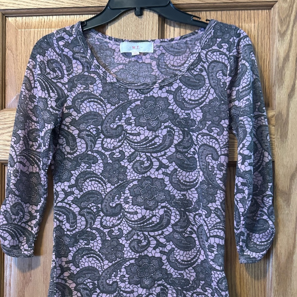 W.F. Gray and White Fitted Blouse with Paisley Design Medium
